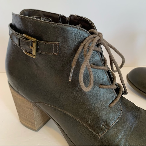 Crown Vintage Victorian Witchy Lace Up boots - Picture 5 of 10